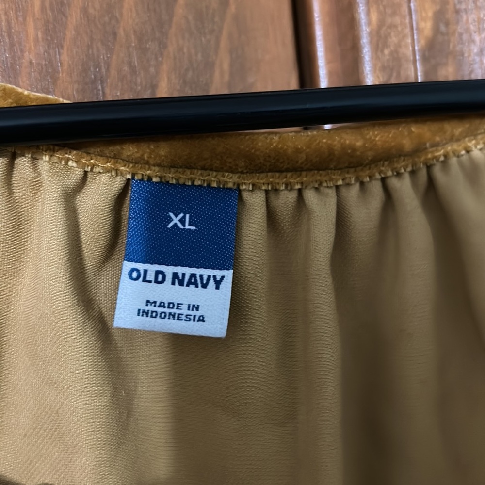 XL Old Navy 100% polyester.burnt orange,velvet short sleeved elastic - Picture 6 of 11